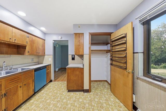 3367 Nandale Drive, Cincinnati, OH 45239