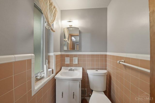 3367 Nandale Drive, Cincinnati, OH 45239