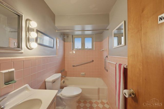 3367 Nandale Drive, Cincinnati, OH 45239