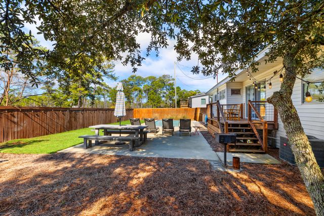 279 Robert Ellis Street, Santa Rosa Beach, FL 32459