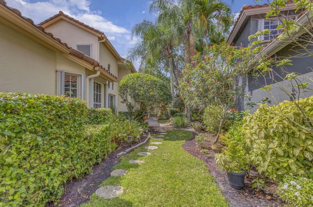 10225 Osprey Trace, West Palm Beach, FL 33412