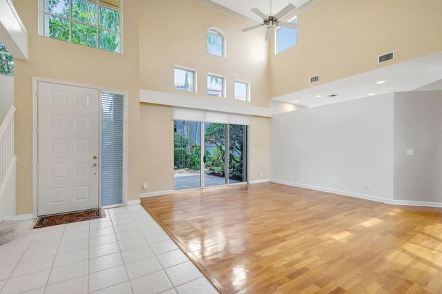 10225 Osprey Trace, West Palm Beach, FL 33412