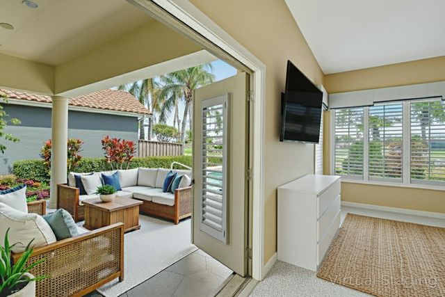 10225 Osprey Trace, West Palm Beach, FL 33412