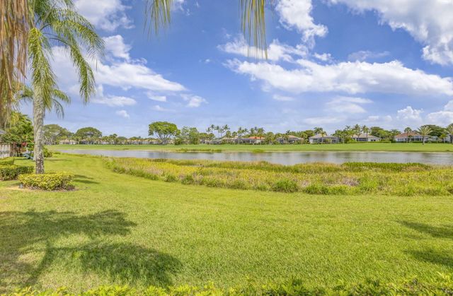 10225 Osprey Trace, West Palm Beach, FL 33412