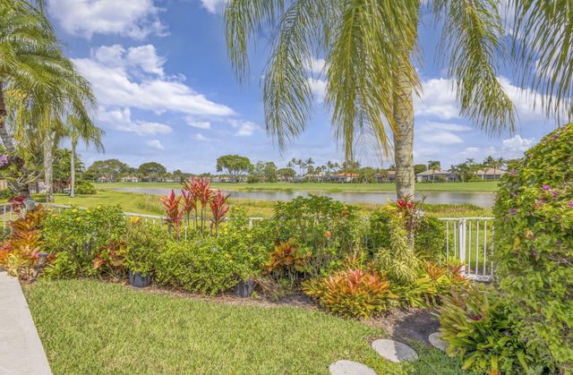 10225 Osprey Trace, West Palm Beach, FL 33412