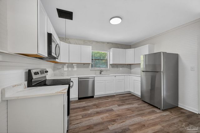 2300 Grundy St, Pensacola, FL 32507