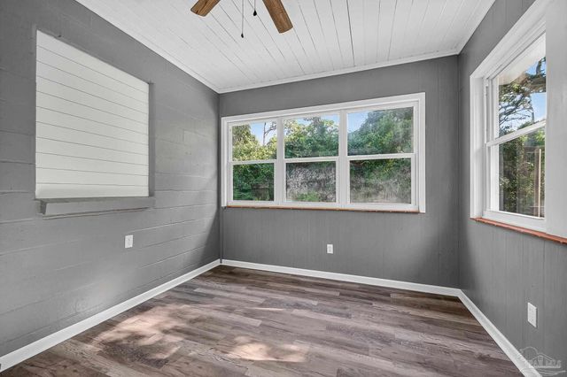 2300 Grundy St, Pensacola, FL 32507