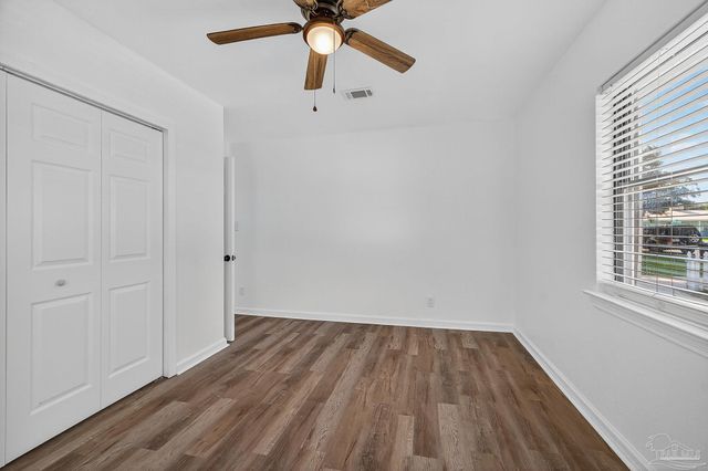 2300 Grundy St, Pensacola, FL 32507