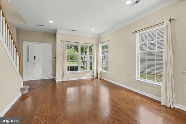 25 SANDSTONE RD, East Windsor, NJ 08520
