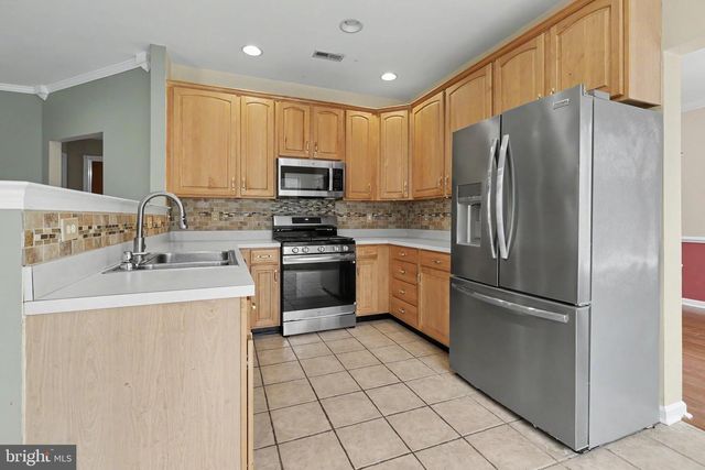25 SANDSTONE RD, East Windsor, NJ 08520