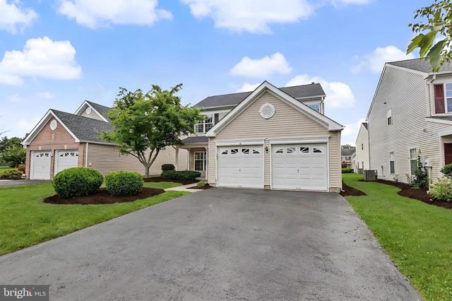 25 SANDSTONE RD, East Windsor, NJ 08520