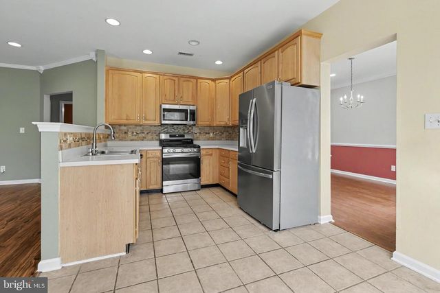 25 SANDSTONE RD, East Windsor, NJ 08520