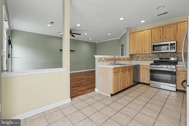 25 SANDSTONE RD, East Windsor, NJ 08520