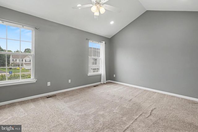 25 SANDSTONE RD, East Windsor, NJ 08520