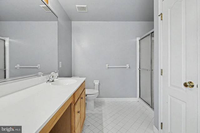 25 SANDSTONE RD, East Windsor, NJ 08520