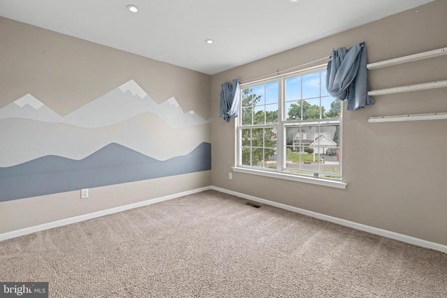 25 SANDSTONE RD, East Windsor, NJ 08520