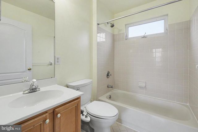 25 SANDSTONE RD, East Windsor, NJ 08520