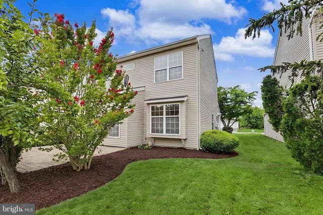25 SANDSTONE RD, East Windsor, NJ 08520