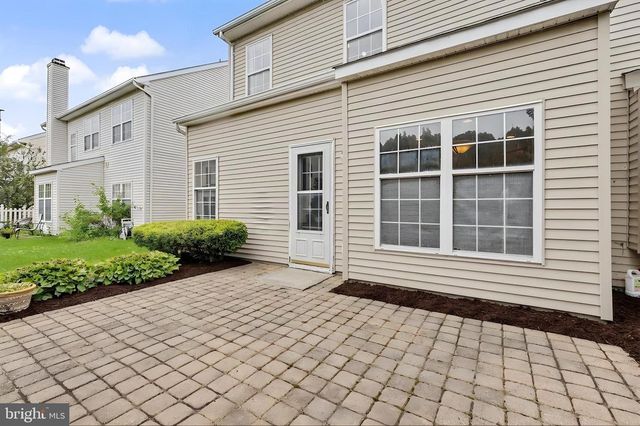 25 SANDSTONE RD, East Windsor, NJ 08520