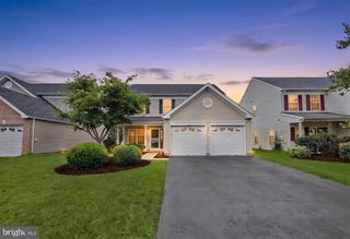 25 SANDSTONE RD, East Windsor, NJ 08520