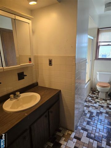 70 S Paramus Road, Paramus, NJ 07652