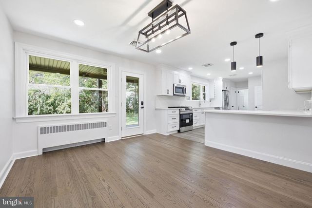 1180 E PARK AVE, Vineland, NJ 08360