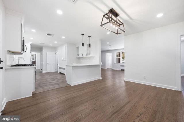 1180 E PARK AVE, Vineland, NJ 08360