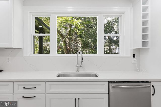 1180 E PARK AVE, Vineland, NJ 08360