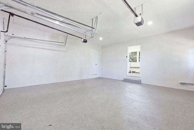 1180 E PARK AVE, Vineland, NJ 08360