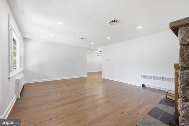 1180 E PARK AVE, Vineland, NJ 08360