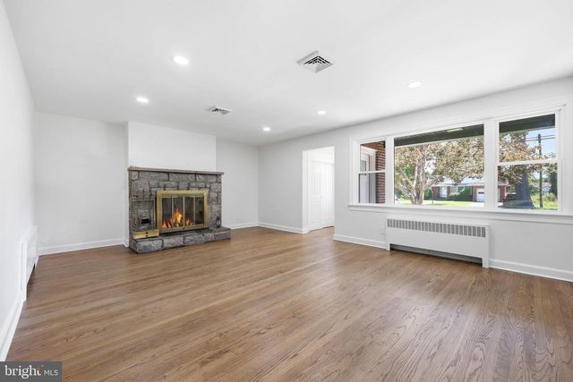 1180 E PARK AVE, Vineland, NJ 08360