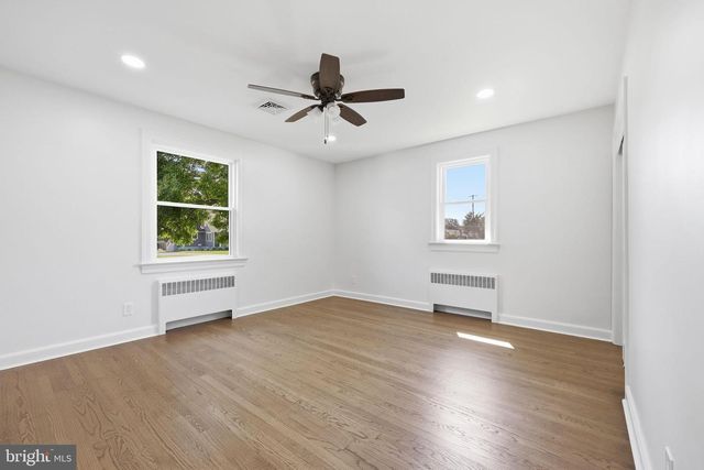 1180 E PARK AVE, Vineland, NJ 08360