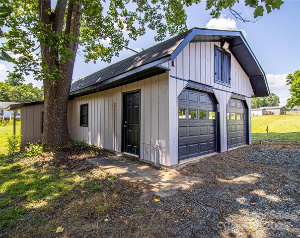 208 Sheppard Point 129, Lexington, NC 27292