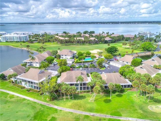 318 NE Golfview Circle, Stuart, FL 34996