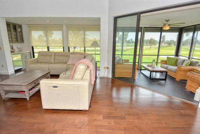 318 NE Golfview Circle, Stuart, FL 34996