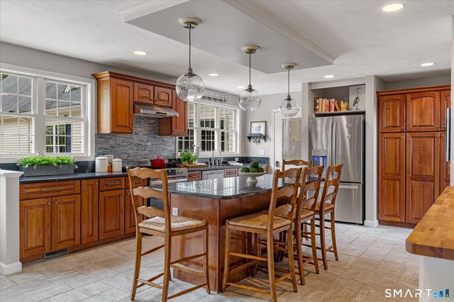 1374 Route 171, Woodstock, CT 06282