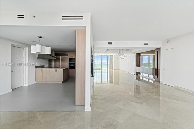 1643 Brickell Ave 902, Miami, FL 33129