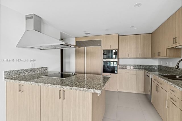 1643 Brickell Ave 902, Miami, FL 33129