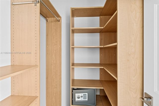 1643 Brickell Ave 902, Miami, FL 33129