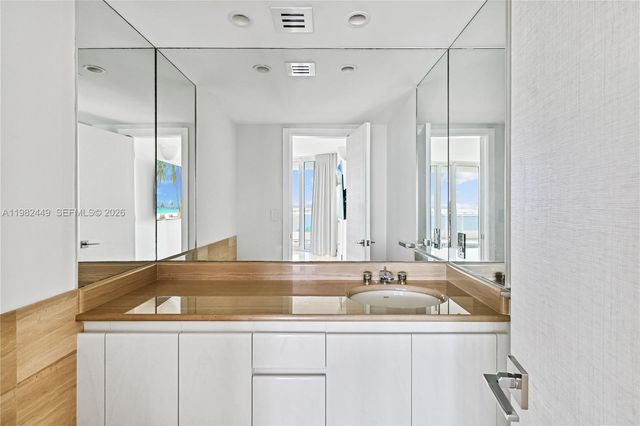 1643 Brickell Ave 902, Miami, FL 33129