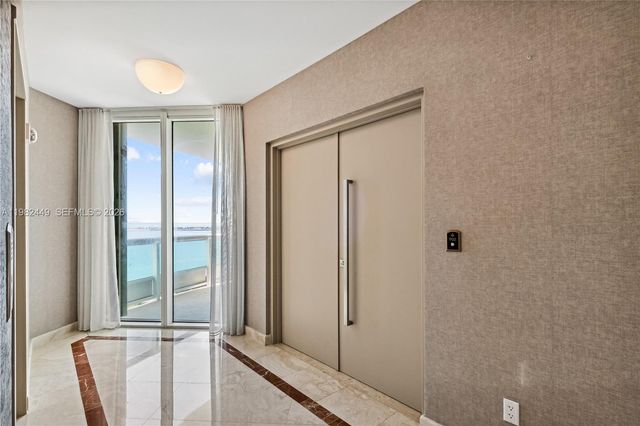 1643 Brickell Ave 902, Miami, FL 33129