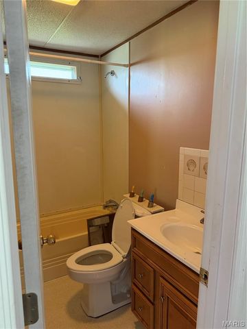 5700 Highway Mm, House Springs, MO 63051