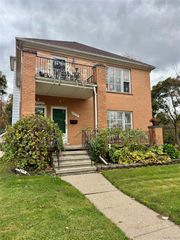 35755 Glenwood Road, Wayne, MI 48184