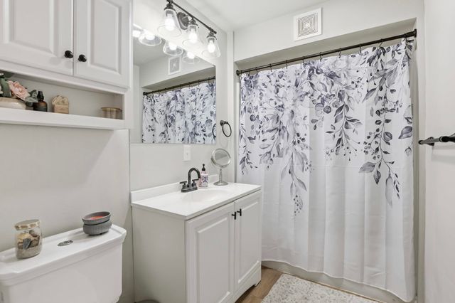 4006 N Crestline St, Spokane, WA 99207