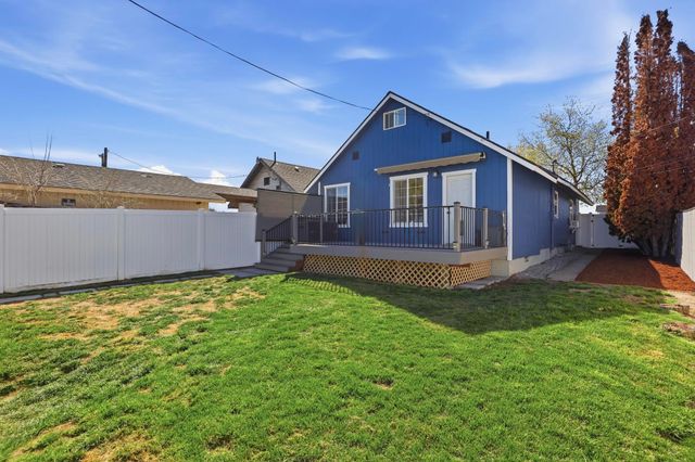 4006 N Crestline St, Spokane, WA 99207