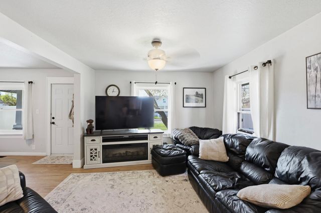 4006 N Crestline St, Spokane, WA 99207