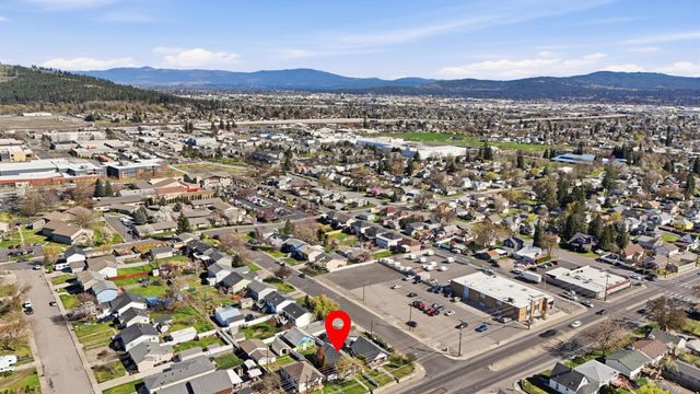 4006 N Crestline St, Spokane, WA 99207