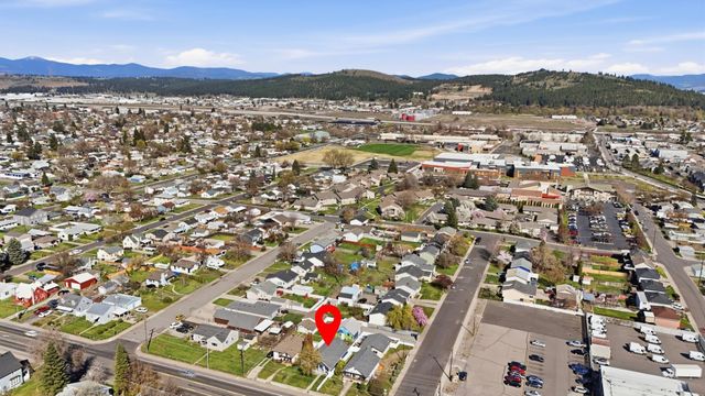 4006 N Crestline St, Spokane, WA 99207