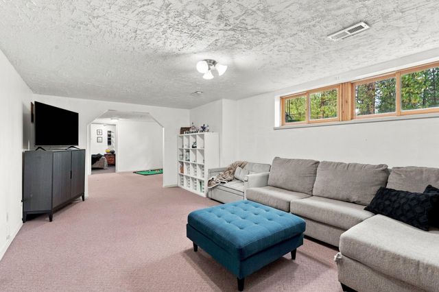14911 N LYNWOOD Dr, Spokane, WA 99208