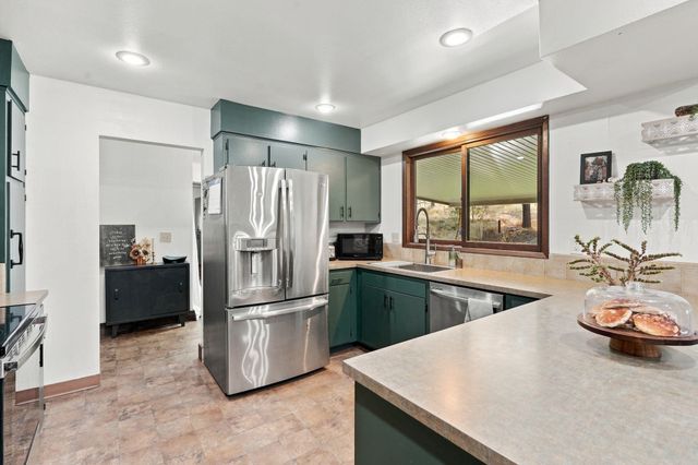 14911 N LYNWOOD Dr, Spokane, WA 99208